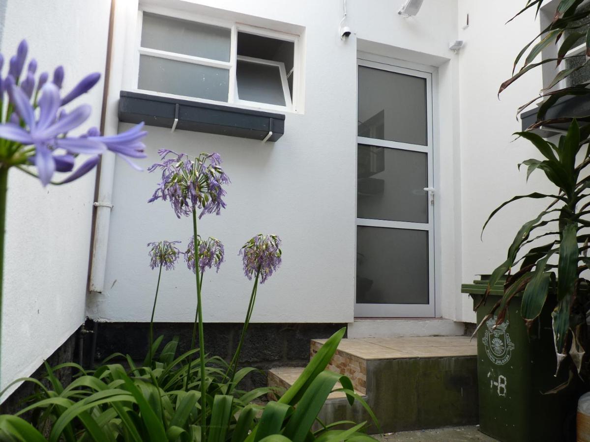 Azores Garden House - Private Suites & Apartments - Automatic Self Check-In Ponta Delgada Rum bild